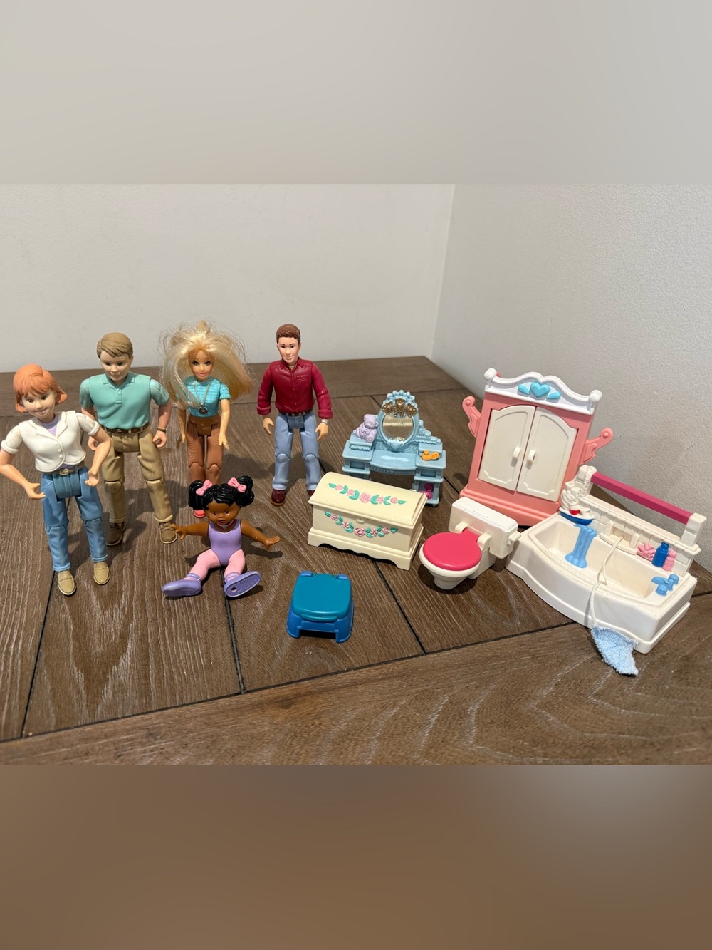 Vintage Lot Of Fisher Price Loving Family Figures Accessories Furniture '95-2006